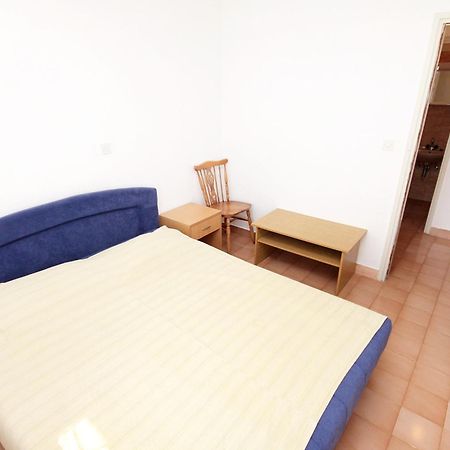 Apartments And Rooms With Parking Space Zavala, Hvar - 128 Jelsa  Kamer foto