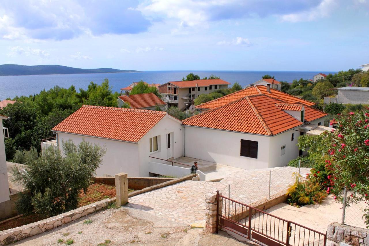 Apartments And Rooms With Parking Space Zavala, Hvar - 128 Jelsa  Buitenkant foto