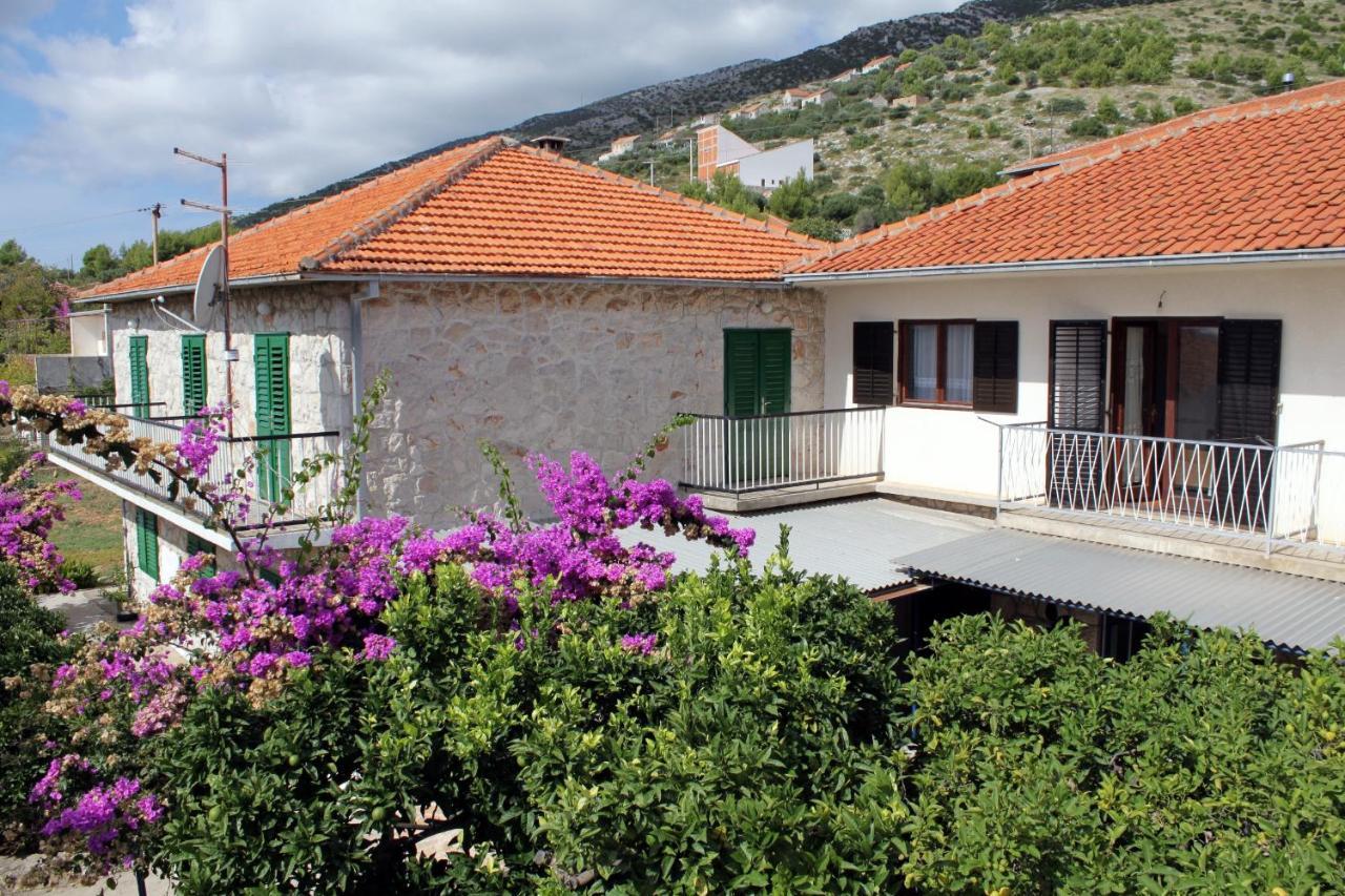 Apartments And Rooms With Parking Space Zavala, Hvar - 128 Jelsa  Buitenkant foto