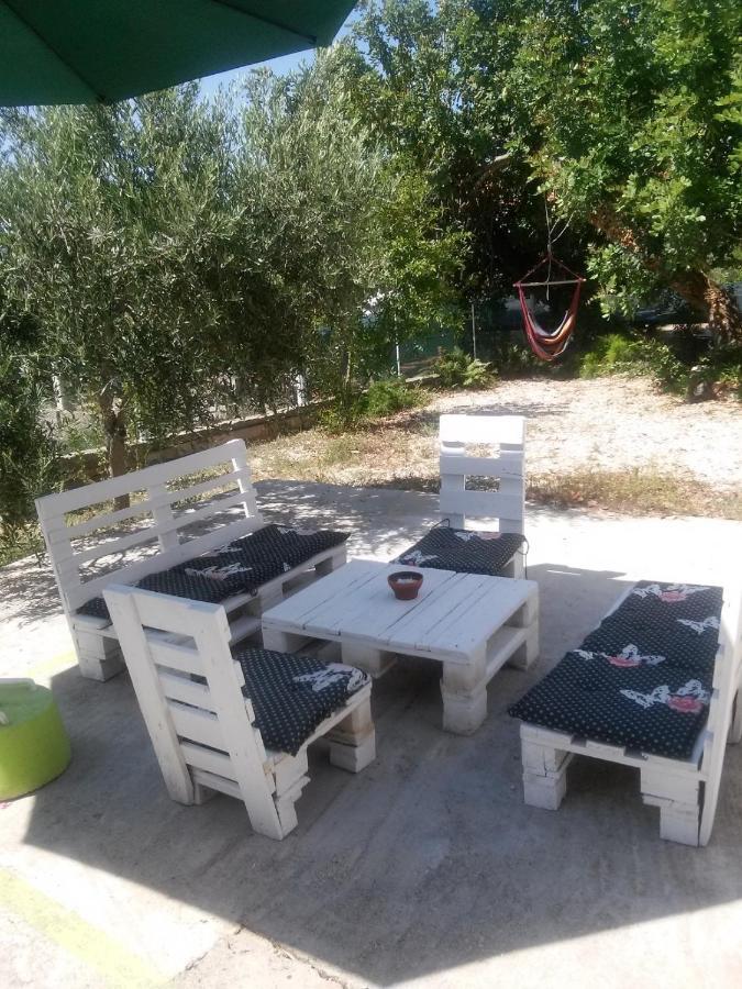 Apartments And Rooms With Parking Space Zavala, Hvar - 128 Jelsa  Buitenkant foto