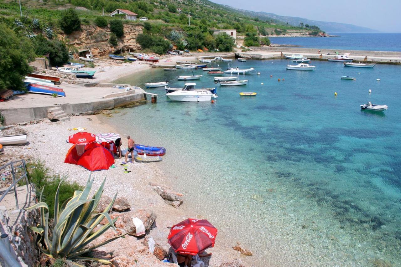 Apartments And Rooms With Parking Space Zavala, Hvar - 128 Jelsa  Buitenkant foto