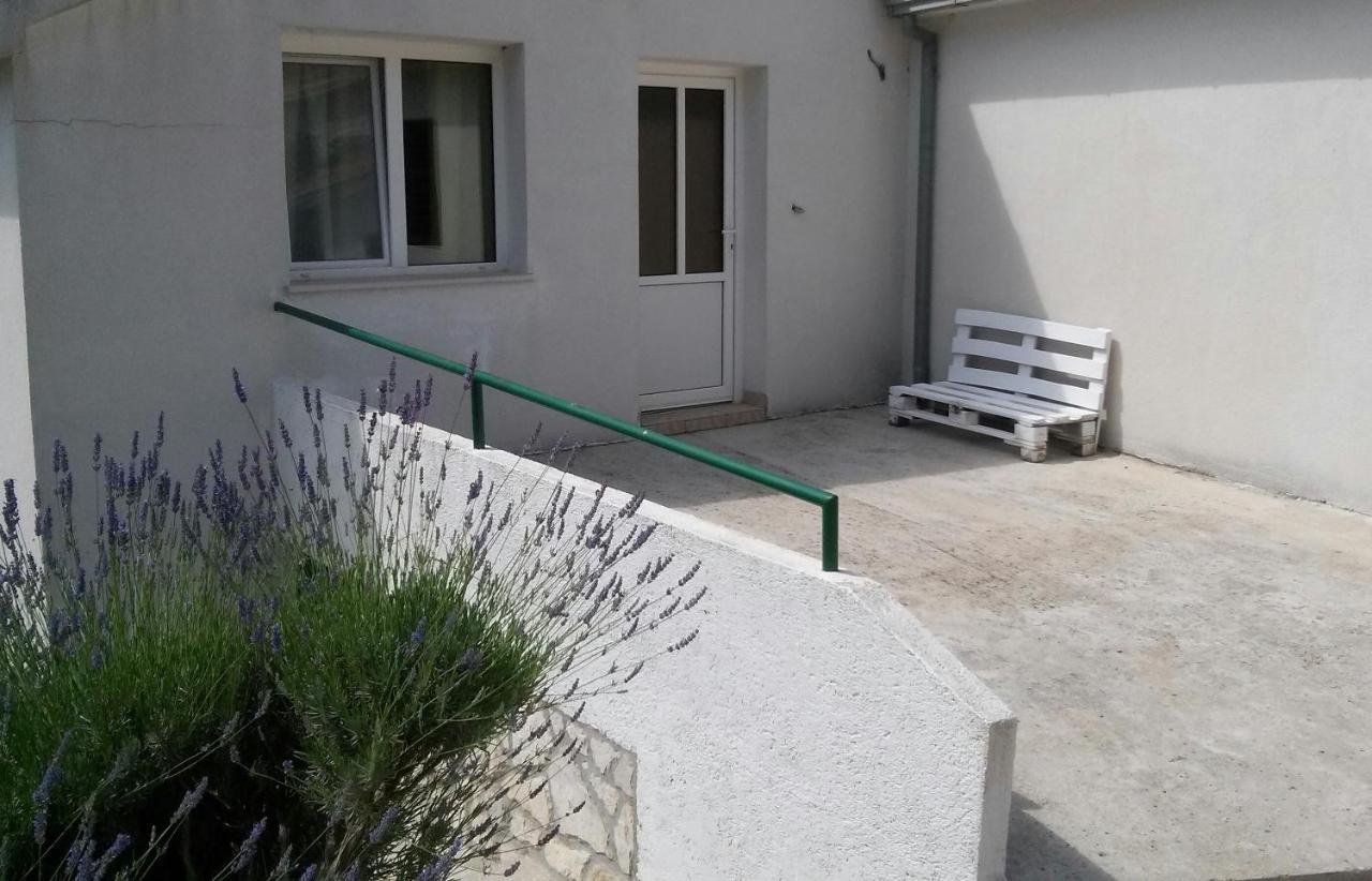 Apartments And Rooms With Parking Space Zavala, Hvar - 128 Jelsa  Buitenkant foto