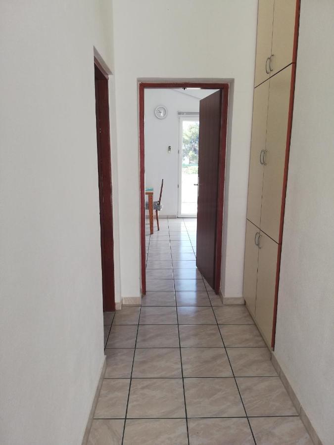 Apartments And Rooms With Parking Space Zavala, Hvar - 128 Jelsa  Buitenkant foto