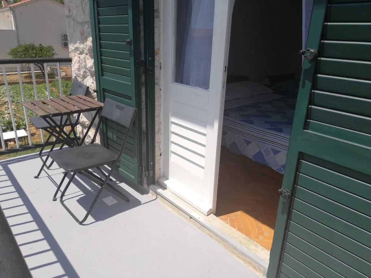 Apartments And Rooms With Parking Space Zavala, Hvar - 128 Jelsa  Buitenkant foto