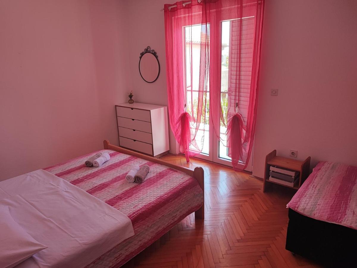 Apartments And Rooms With Parking Space Zavala, Hvar - 128 Jelsa  Buitenkant foto